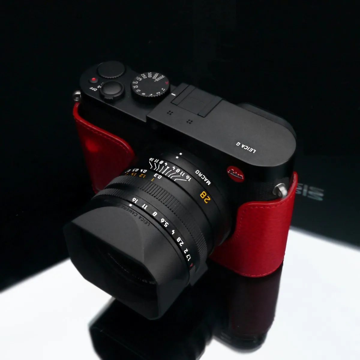 Stylish Gariz Red Leather Half Case for Leica Q & Q-P Camera - High-Quality & Durable