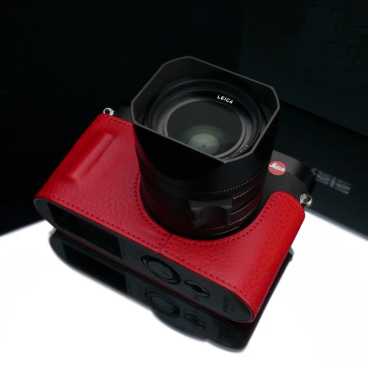 Stylish Gariz Red Leather Half Case for Leica Q & Q-P Camera - High-Quality & Durable