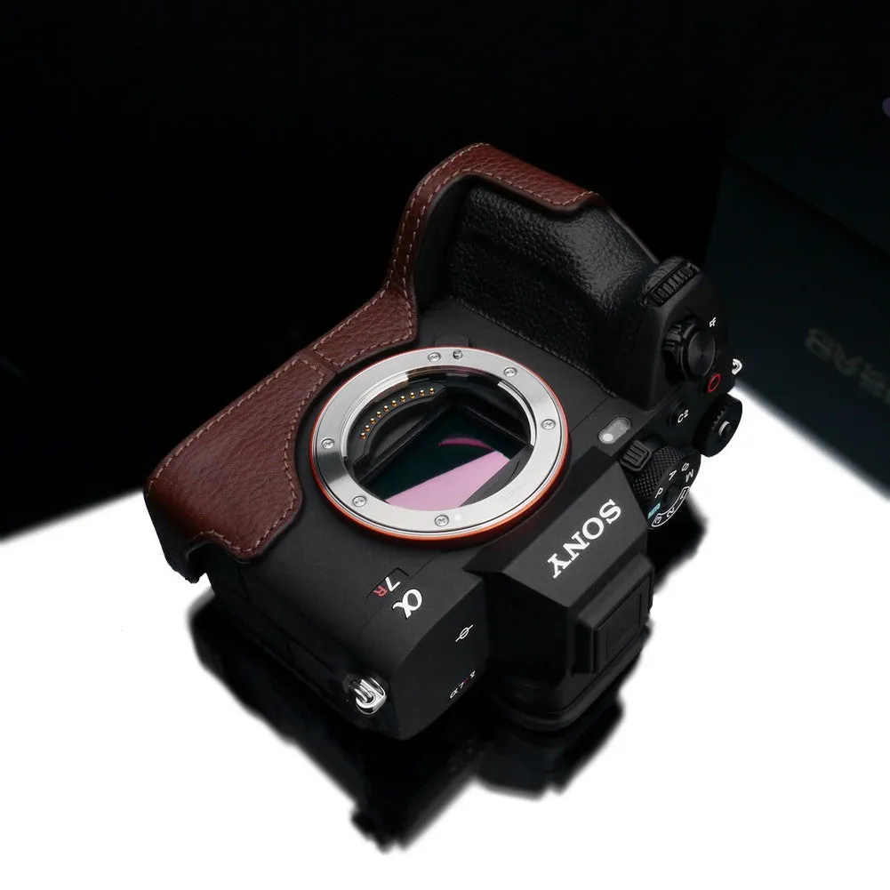 Gariz XS-CHA7RM5BR Half Leather Case for Sony A7RM5 / A7RV (Brown)