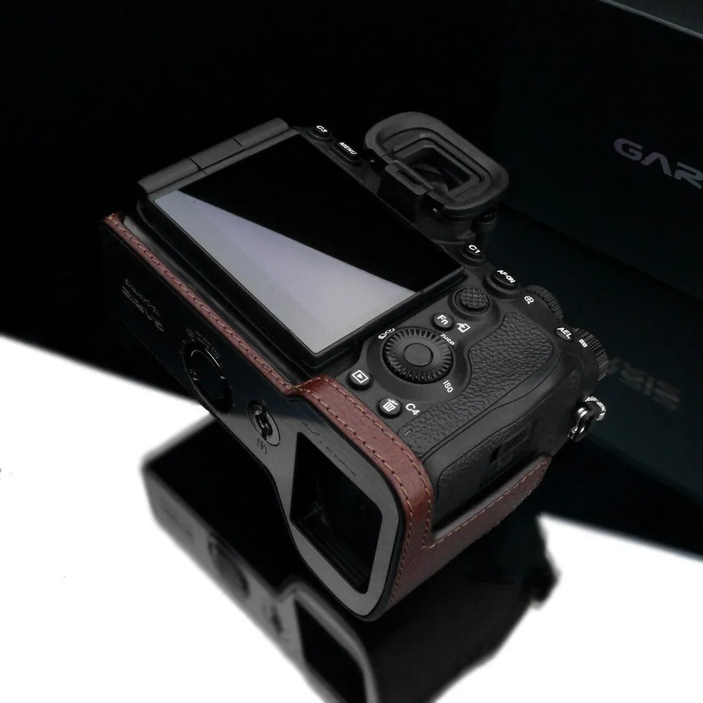 Gariz XS-CHA7RM5BR Half Leather Case for Sony A7RM5 / A7RV (Brown)