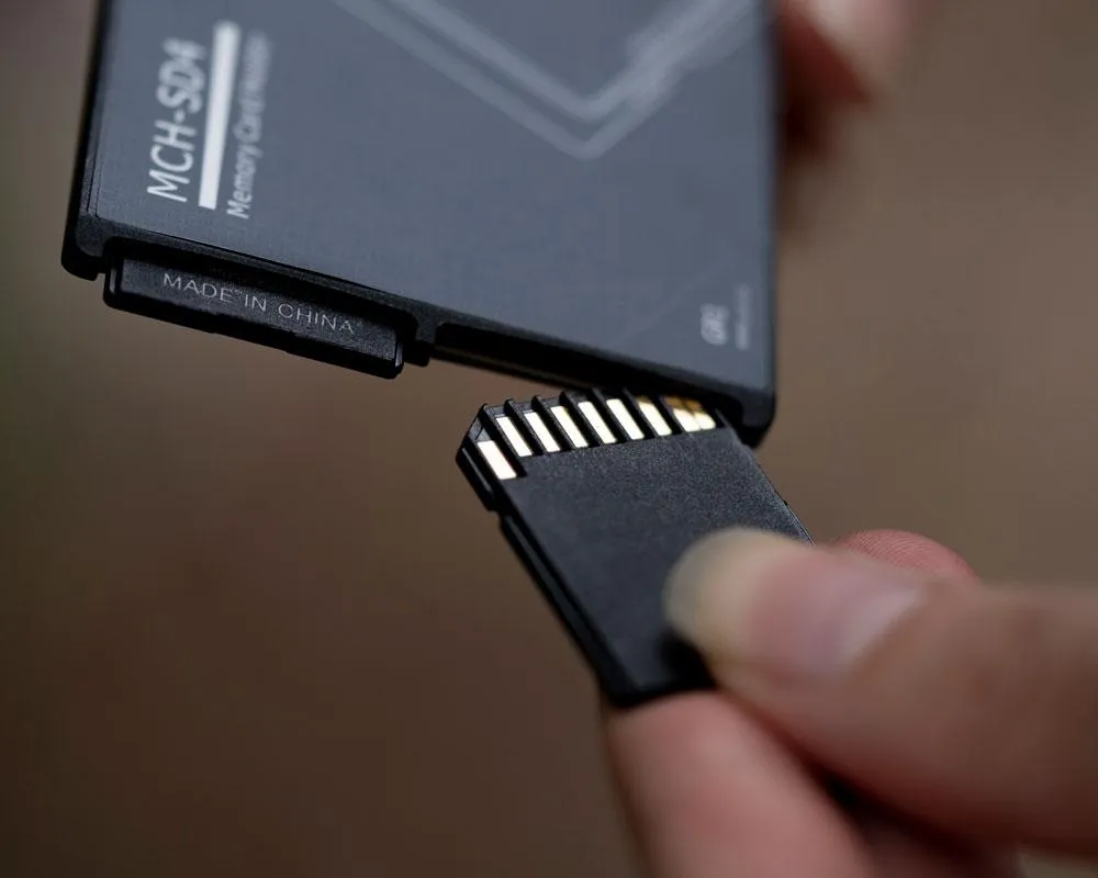 JJC MCH-SD4 Black 4 SD Memory Card Holder