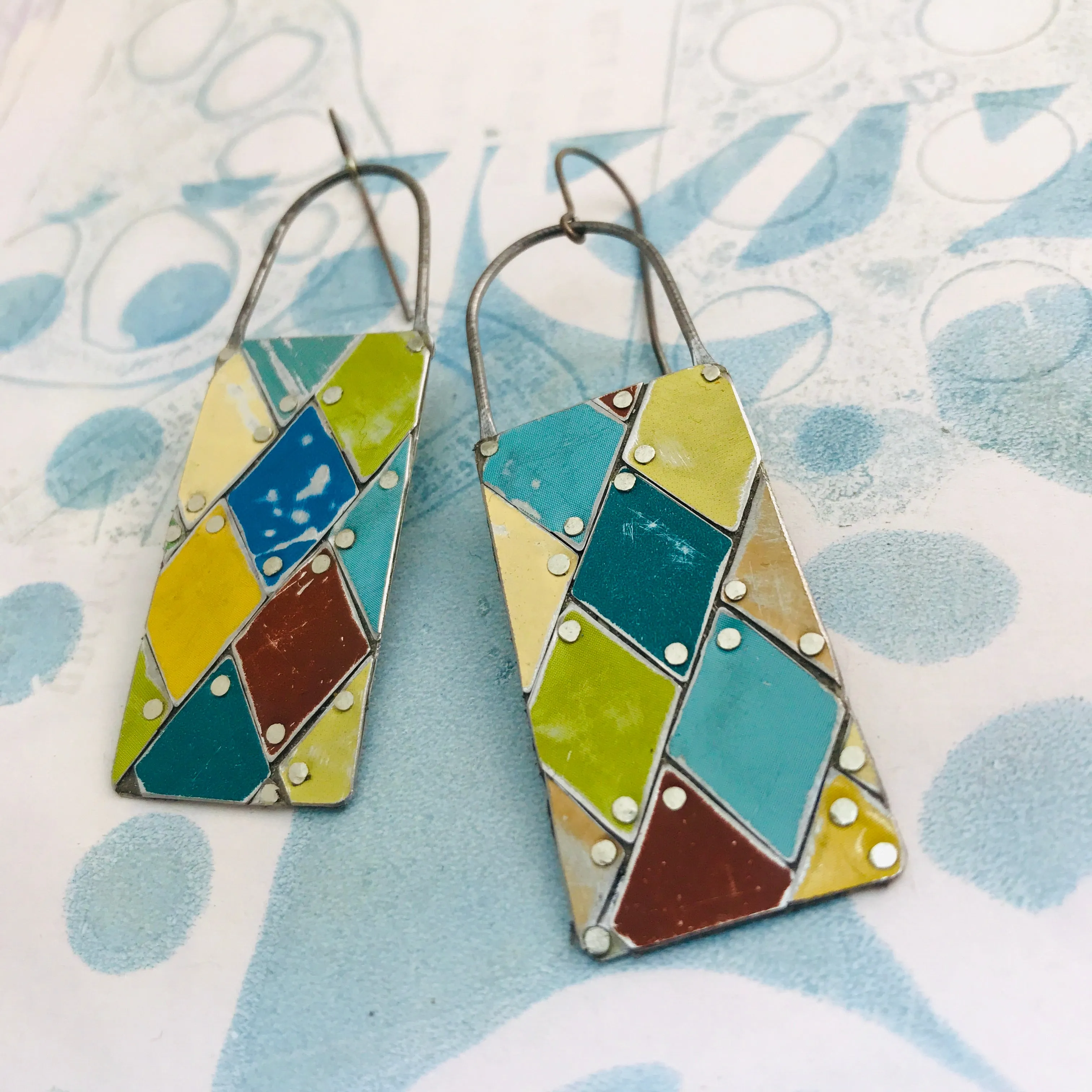 Le Cirque Harlequins Tesserae Arched Wire Tin Earrings