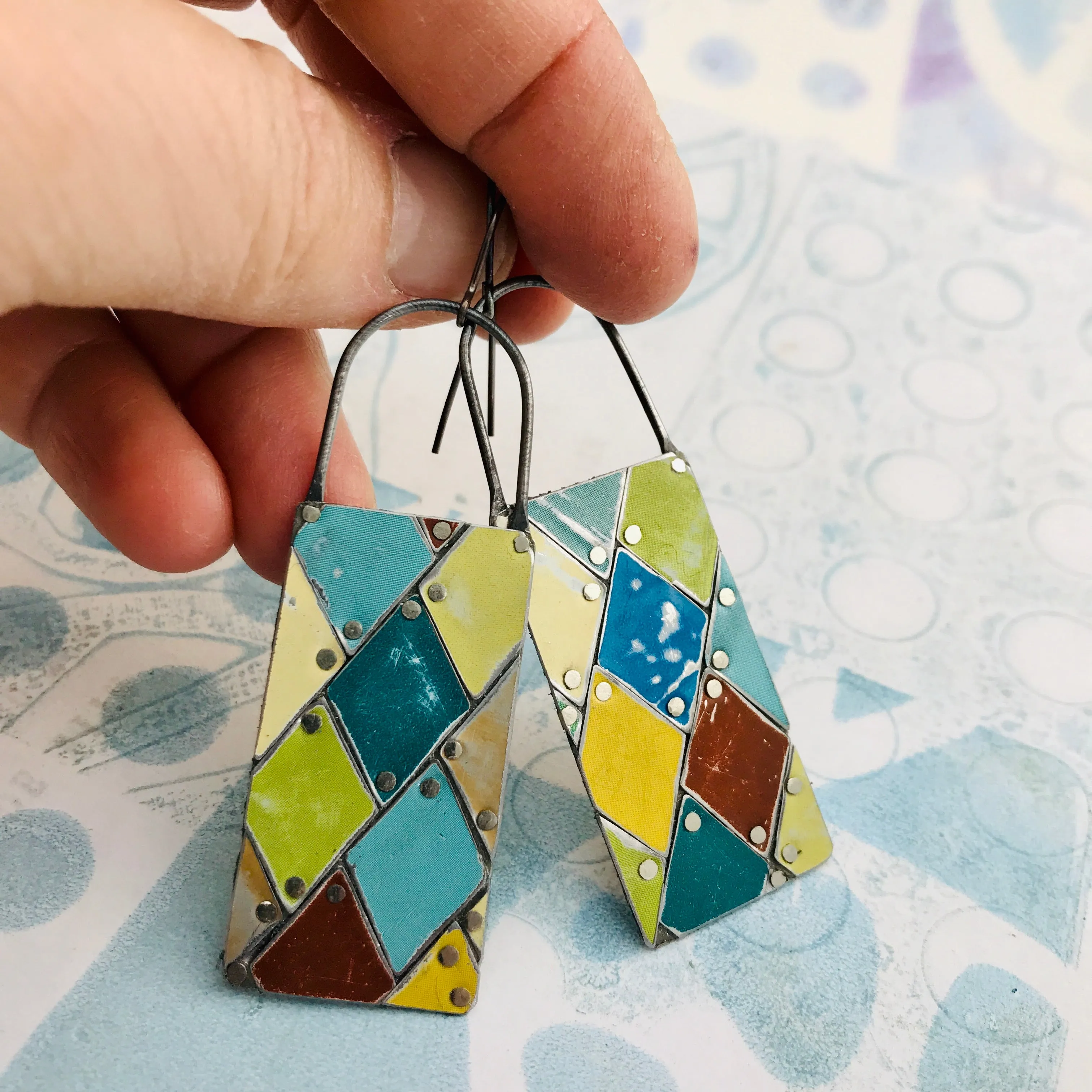 Le Cirque Harlequins Tesserae Arched Wire Tin Earrings