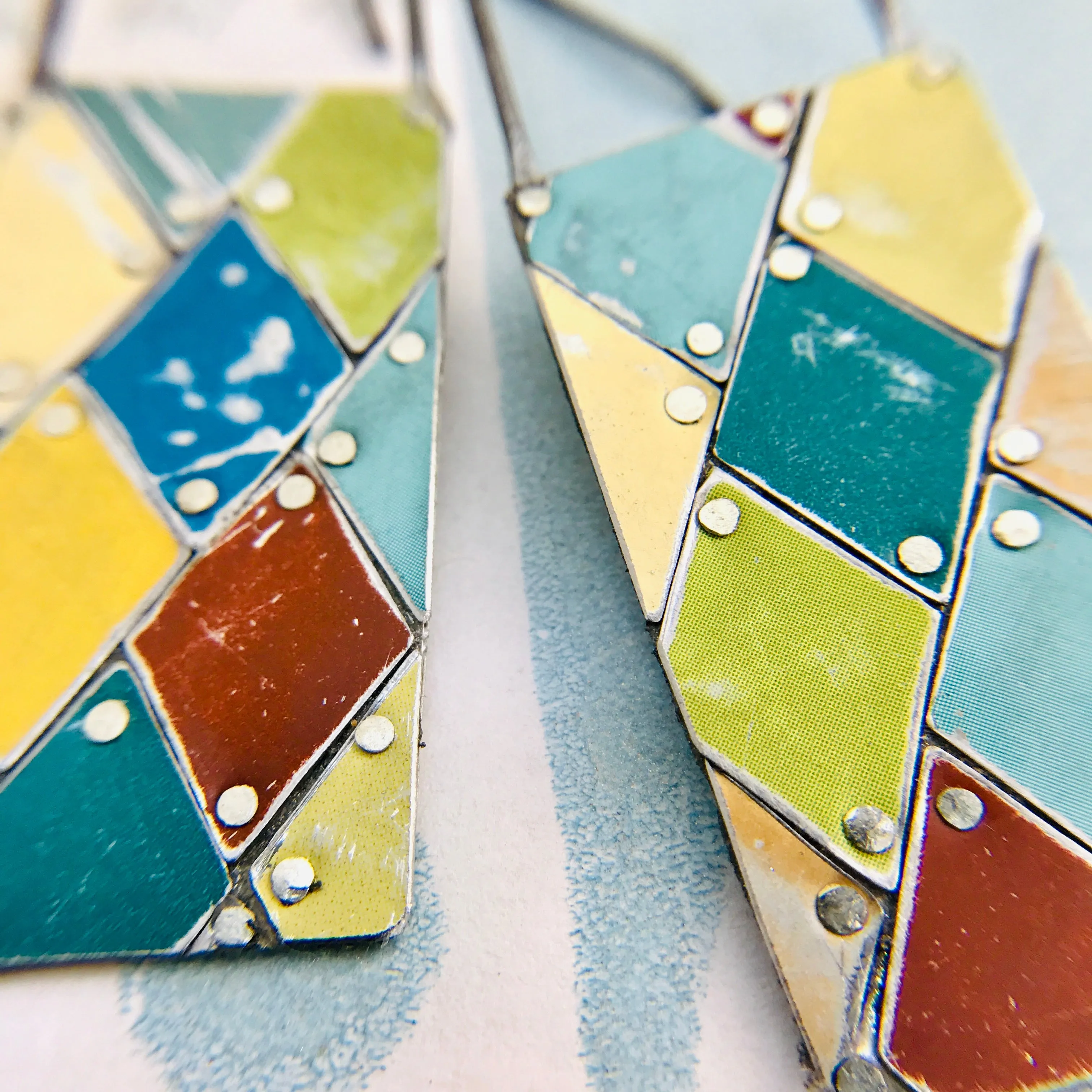 Le Cirque Harlequins Tesserae Arched Wire Tin Earrings