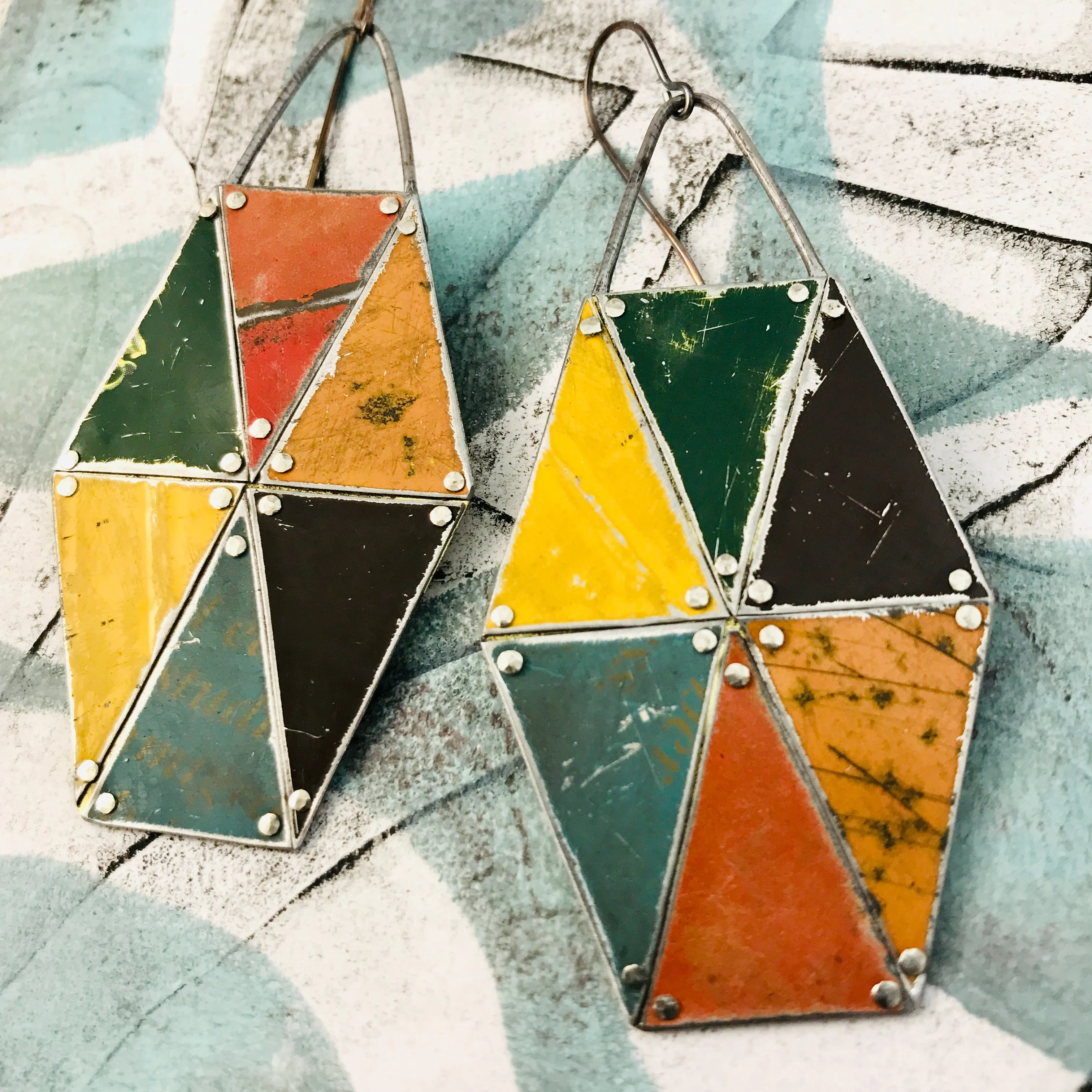 Le Cirque Tesserae Arched Wire Tin Earrings