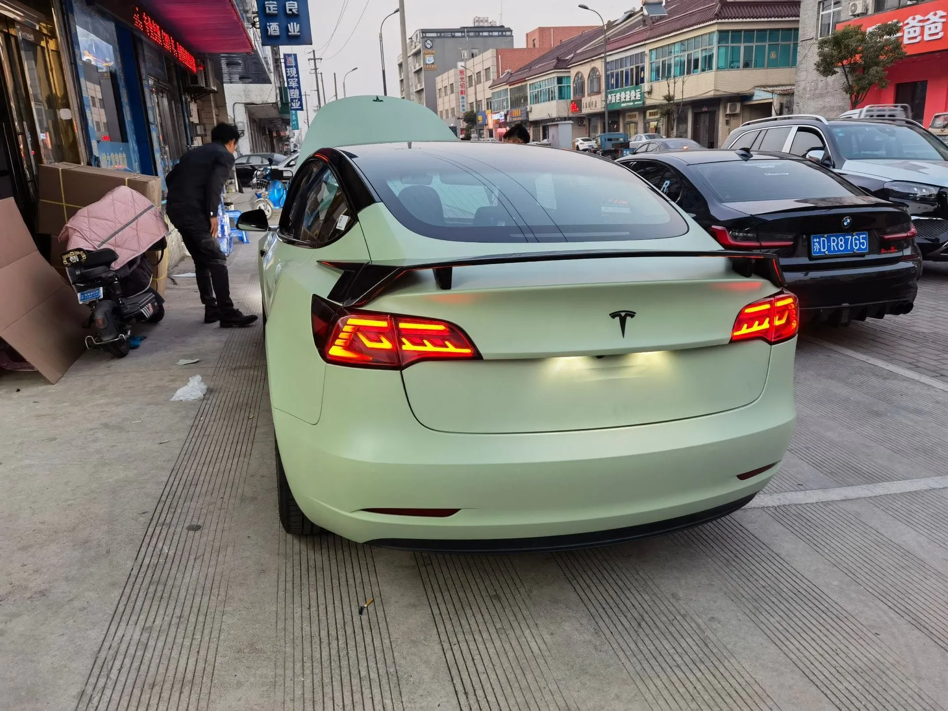 Sport Style LED Tail Lights For Tesla Model 3 & Model Y With Start Up Animation Sequential Indicator US Version Rear Lamps